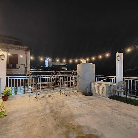 Отель Sunshine House Джорджтаун Экстерьер фото