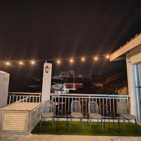 Отель Sunshine House Джорджтаун Экстерьер фото